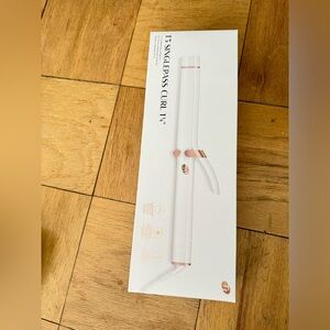 T3 SinglePass Curl Professional Curling Iron Custom Blend Ceramic Long Barrel